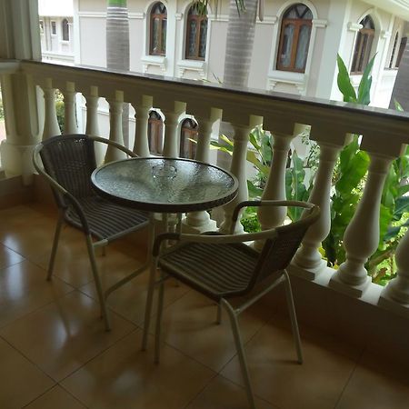 Hacienda De Goa Resort Vagator Bagian luar foto