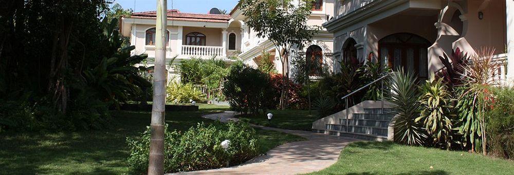 Hacienda De Goa Resort Vagator Bagian luar foto