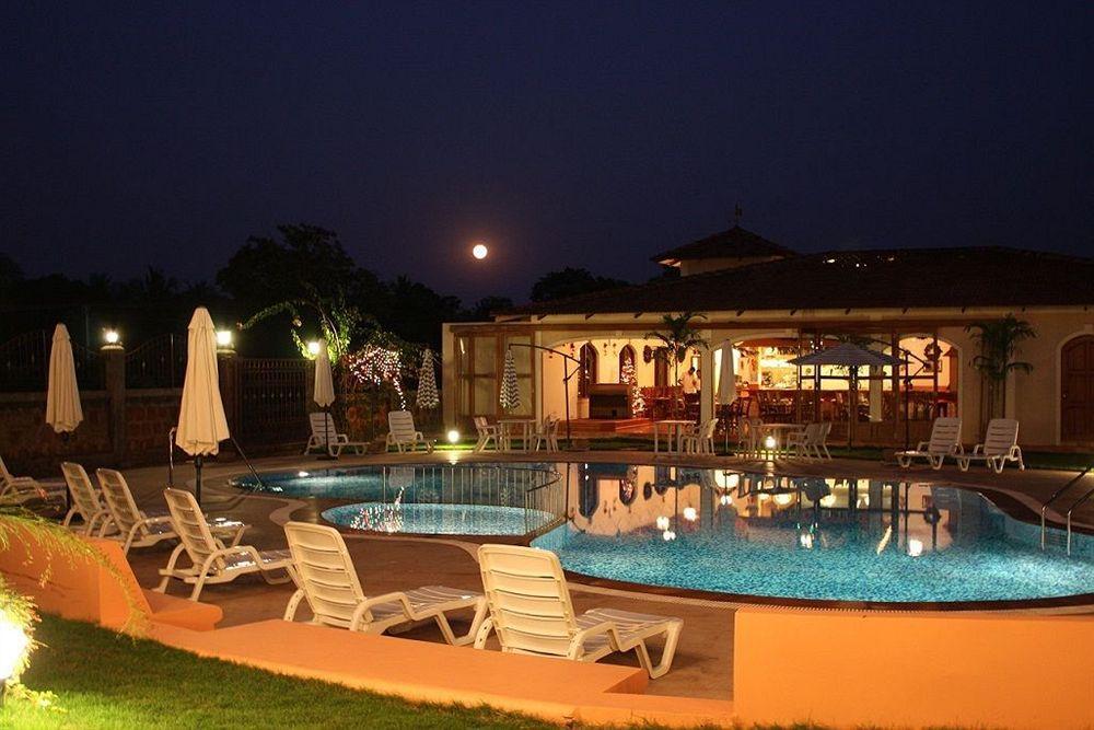 Hacienda De Goa Resort Vagator Bagian luar foto