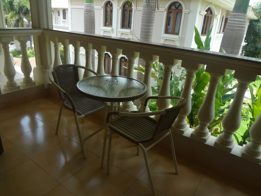 Hacienda De Goa Resort Vagator Bagian luar foto
