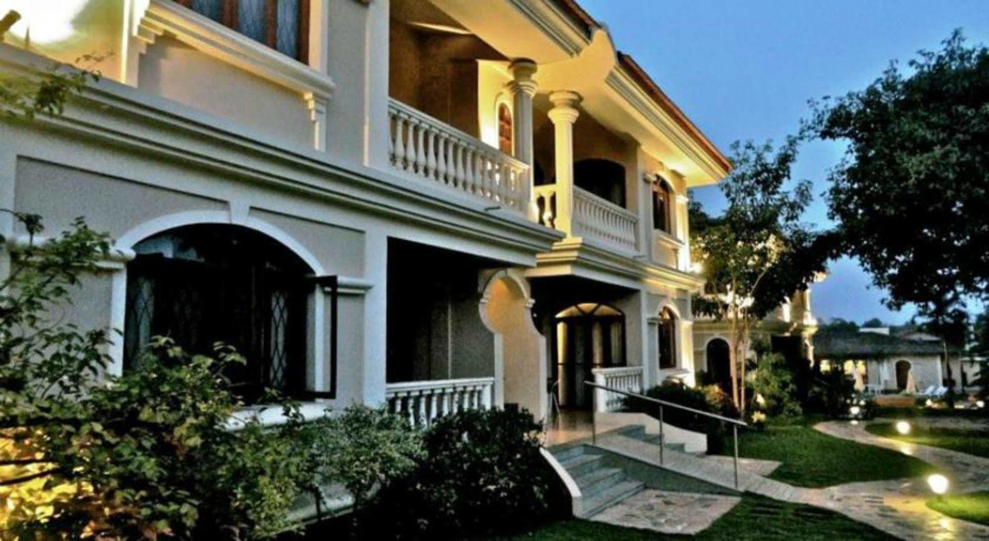 Hacienda De Goa Resort Vagator Bagian luar foto