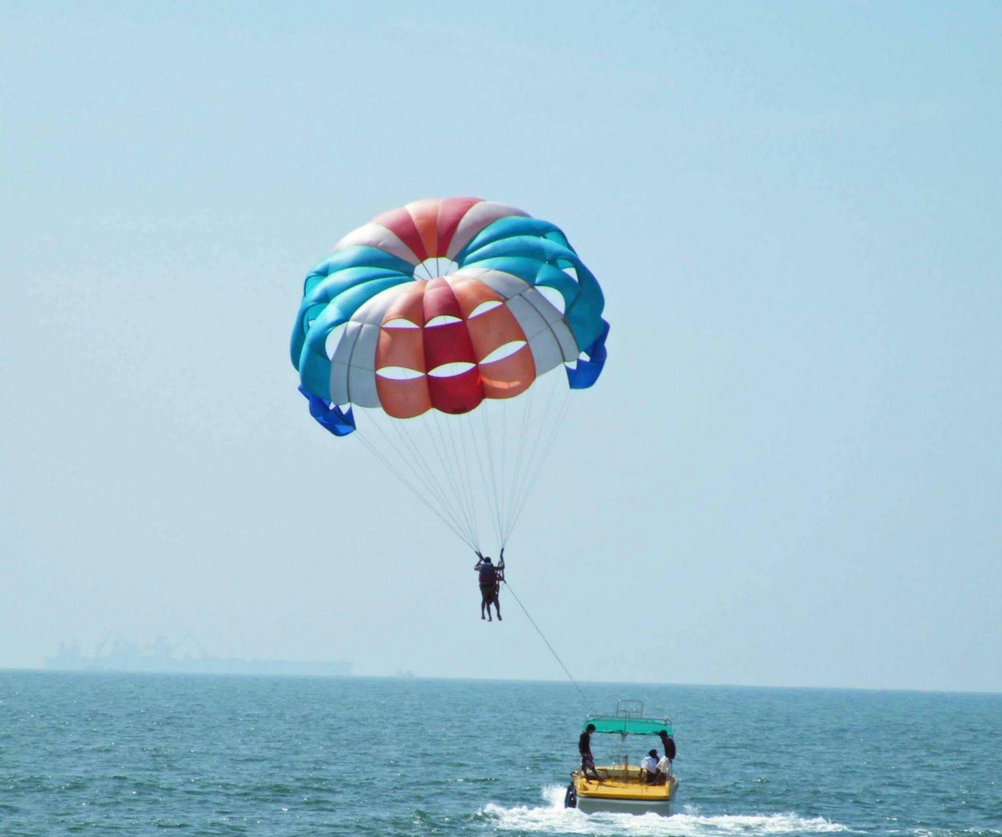 Hacienda De Goa Resort Vagator Bagian luar foto